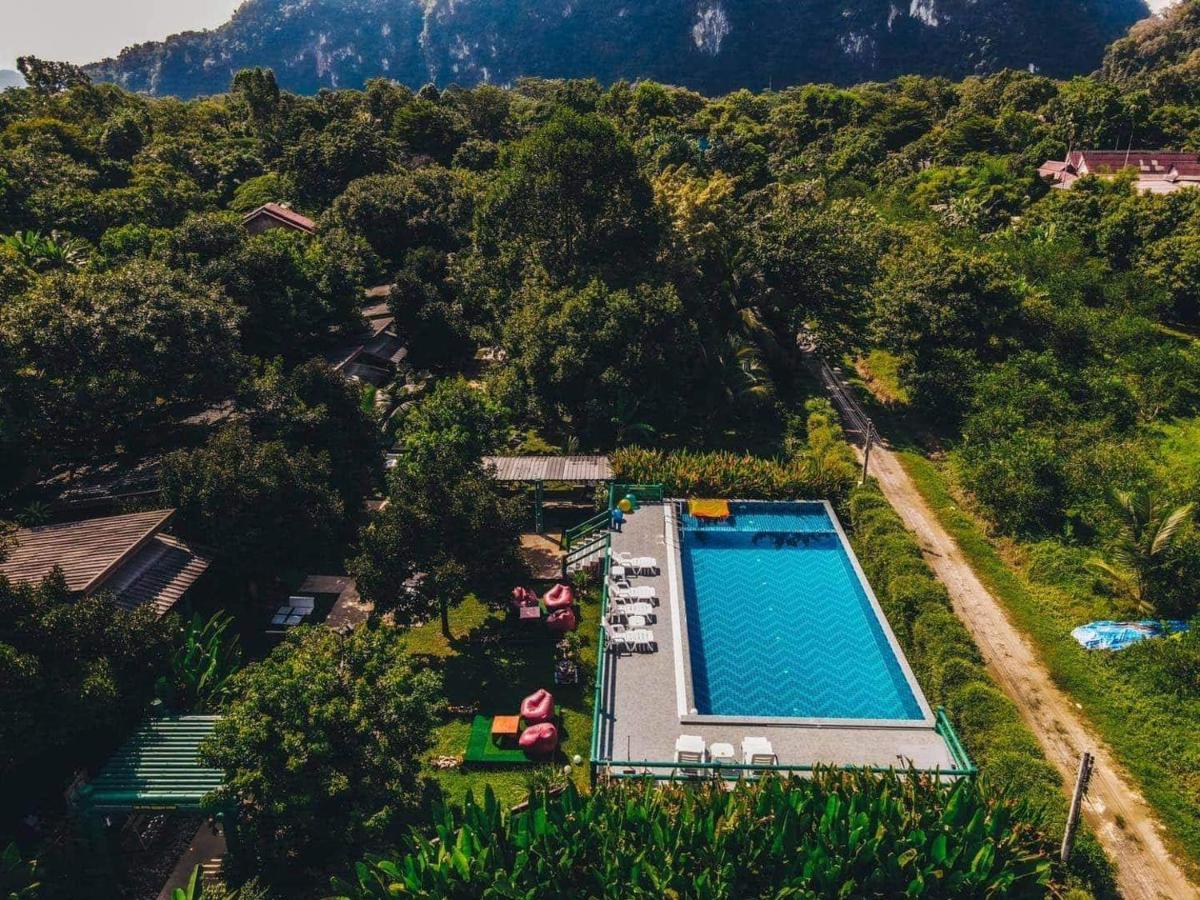 The Royal Bamboo Lodges - Sha Certified Khao Sok National Park Extérieur photo