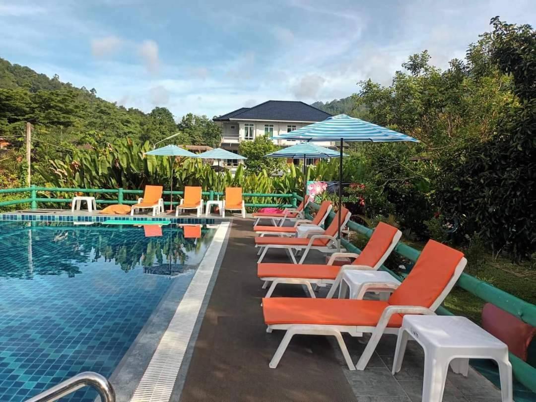 The Royal Bamboo Lodges - Sha Certified Khao Sok National Park Extérieur photo