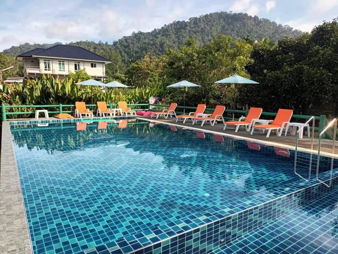 The Royal Bamboo Lodges - Sha Certified Khao Sok National Park Extérieur photo