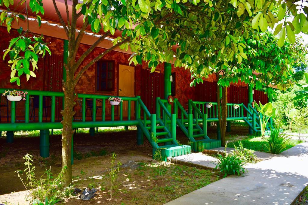 The Royal Bamboo Lodges - Sha Certified Khao Sok National Park Extérieur photo