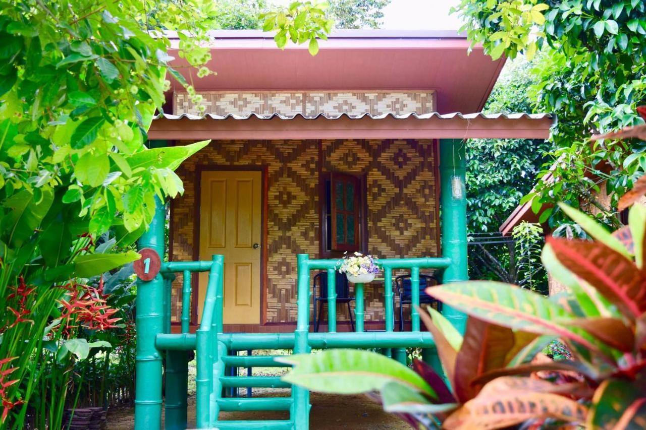 The Royal Bamboo Lodges - Sha Certified Khao Sok National Park Extérieur photo