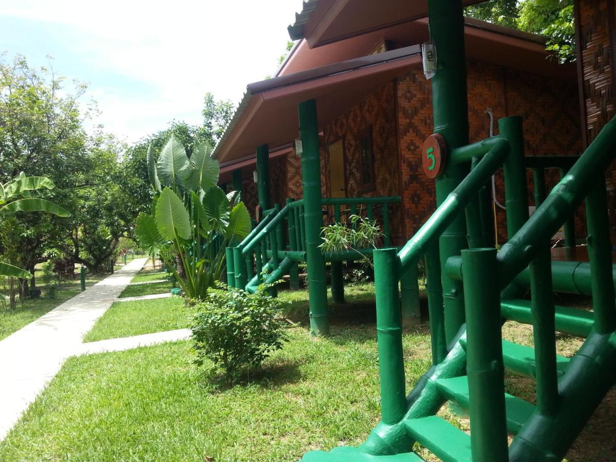 The Royal Bamboo Lodges - Sha Certified Khao Sok National Park Extérieur photo